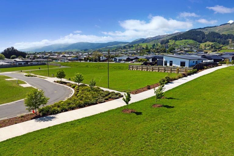 Photo of property in 25 Greenway Crescent, Hope, 7020