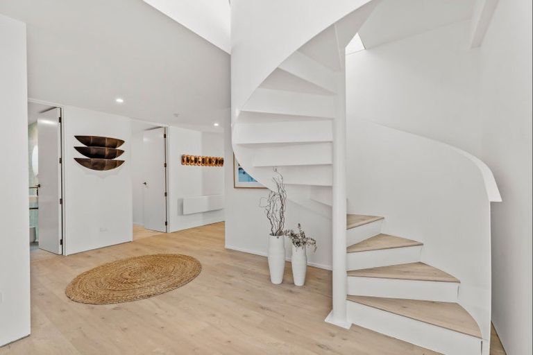 Photo of property in 16 Ida Way, Omaha, 0986