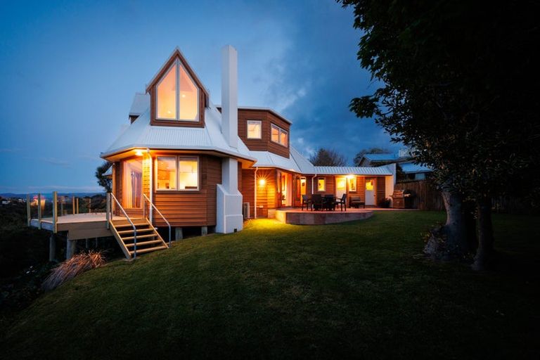 Photo of property in 96 Clifton Terrace, Fitzherbert, Palmerston North, 4410