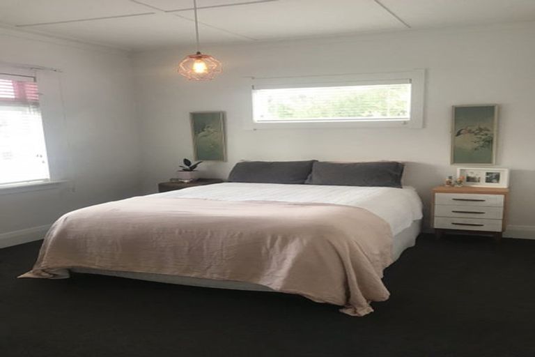 Photo of property in 28 Nikau Street, New Lynn, Auckland, 0600