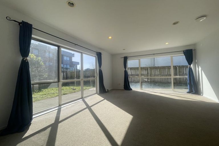 Photo of property in 7 Merlot Way, Te Atatu South, Auckland, 0610