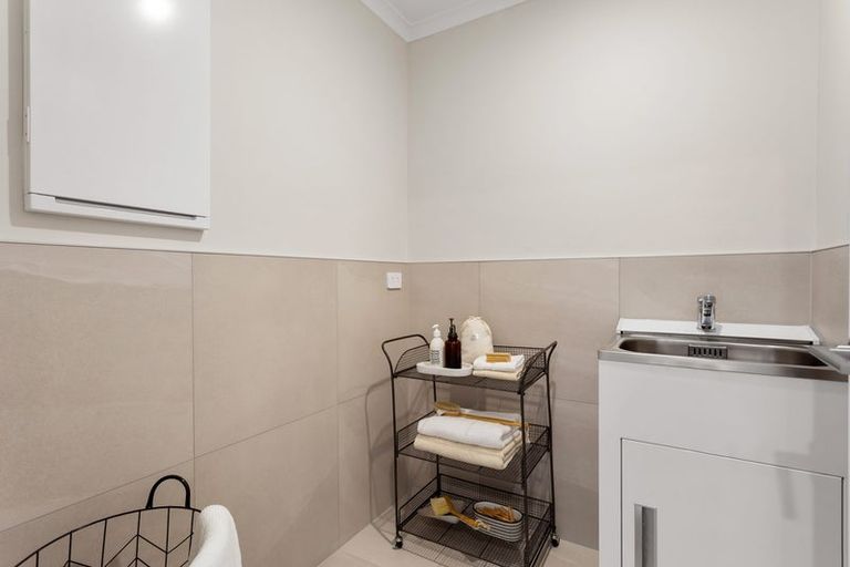 Photo of property in 2/1 Ko Roa Lane, Hobsonville, Auckland, 0616