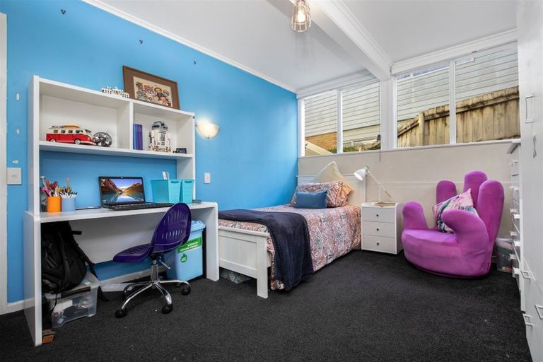 Photo of property in 32 Routley Drive, Glen Eden, Auckland, 0602