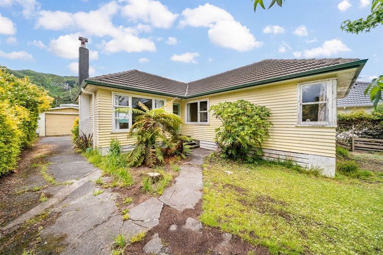 Photo of property in 18 Frederick Street, Wainuiomata, Lower Hutt, 5014