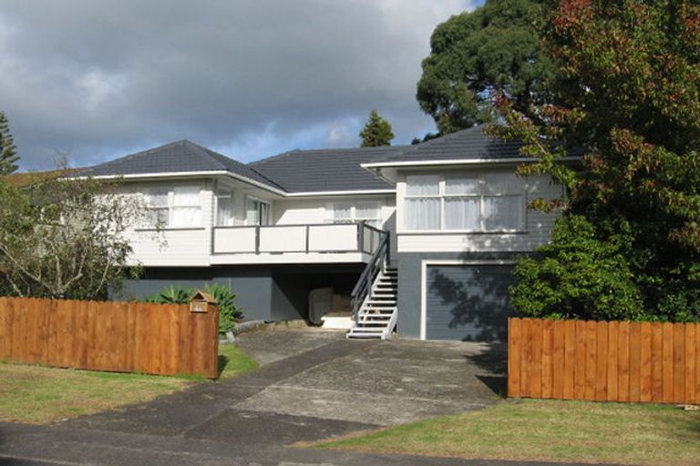Photo of property in 27 Gill Avenue, Te Atatu Peninsula, Auckland, 0610