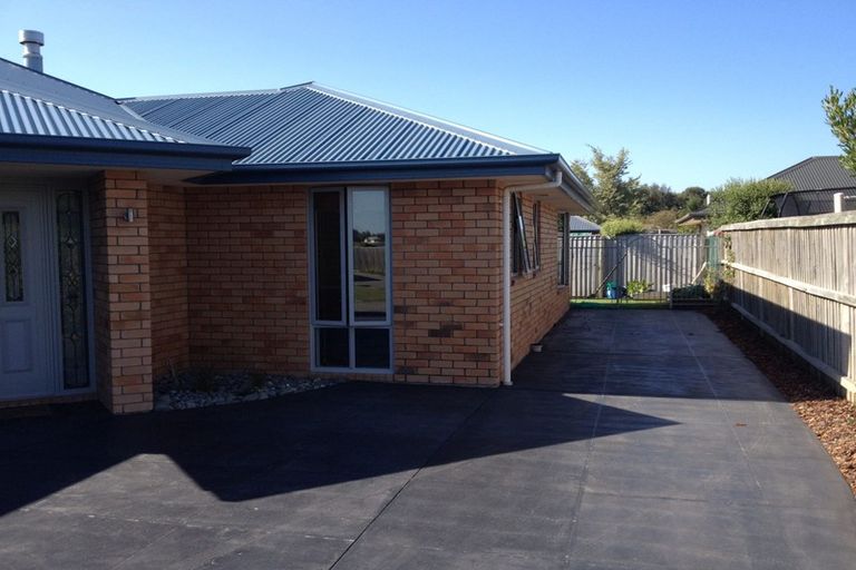 Photo of property in 9 Gillatt Gardens, Halswell, Christchurch, 8025