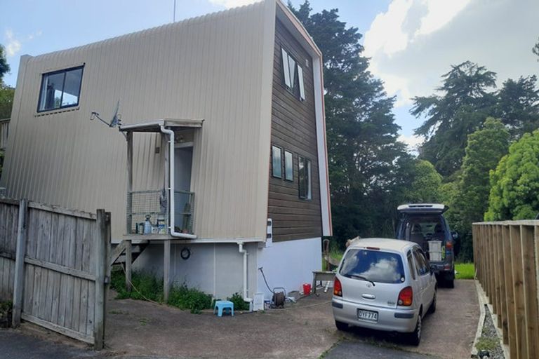 Photo of property in 18 Edgerton Road, Te Atatu Peninsula, Auckland, 0610