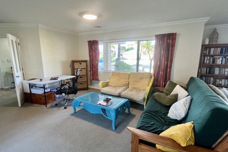 Photo of property in 179 Lakeside Drive, Orewa, 0931