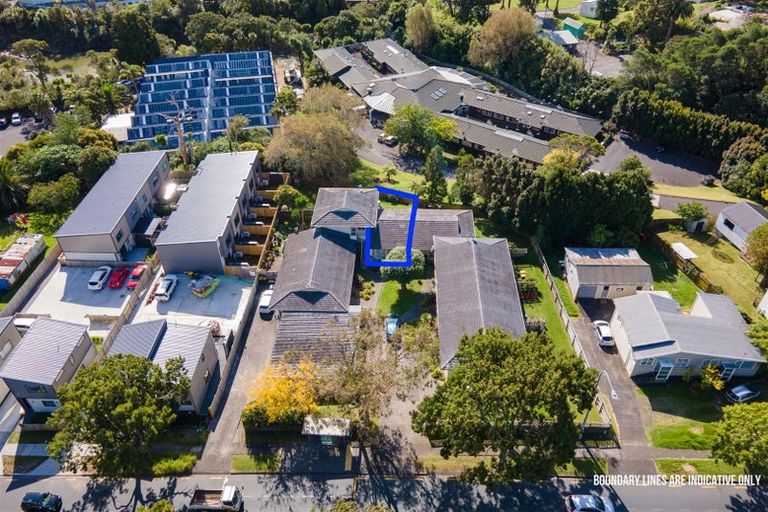 Photo of property in 5/38 Edmonton Road, Henderson, Auckland, 0612