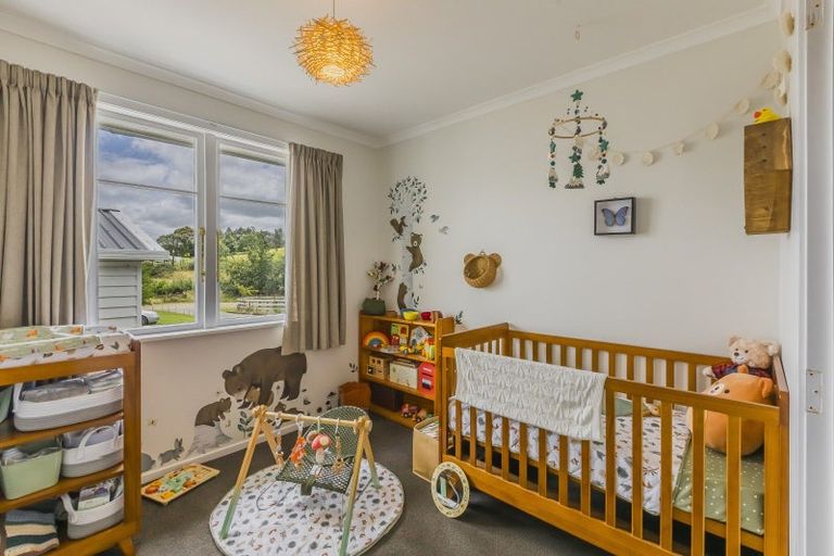 Photo of property in 18 Tiffen Lane, Waipawa, 4210