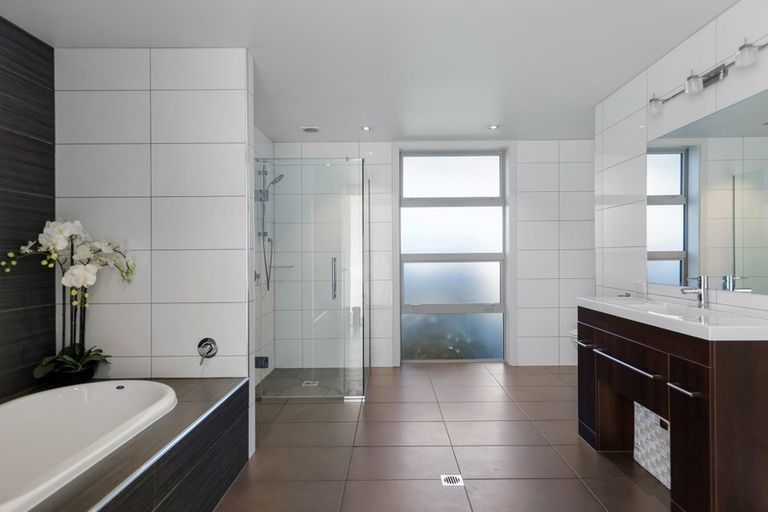 Photo of property in 44 Kelliher Drive, Wanaka, 9305