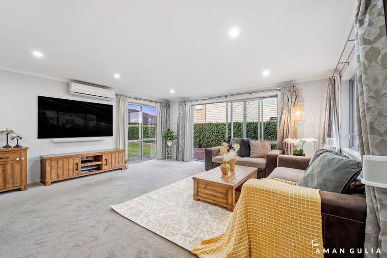 Photo of property in 21 Capriana Drive, Karaka, Papakura, 2113