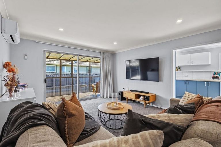 Photo of property in 61 Dunedin Street, Redwood, Christchurch, 8051