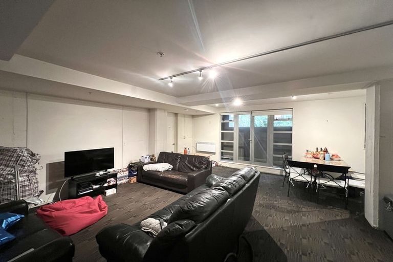 Photo of property in Vespa Apartments, 204/20 Hanson Street, Mount Cook, Wellington, 6021