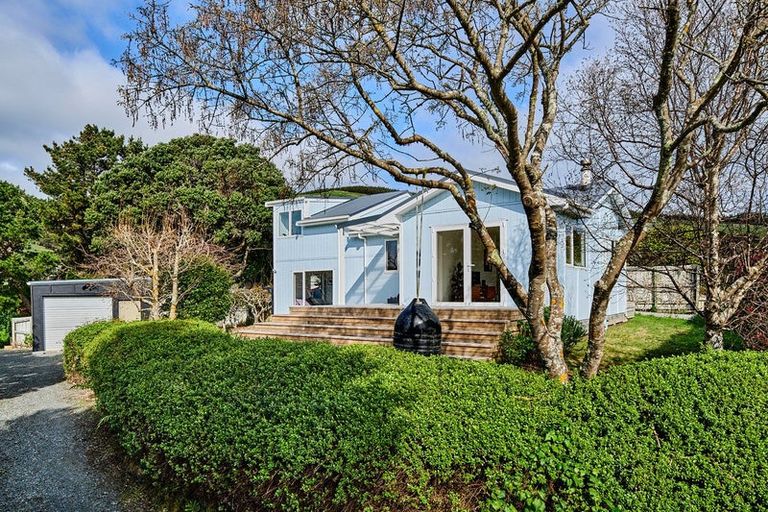 Photo of property in 122 Muri Road, Pukerua Bay, 5026