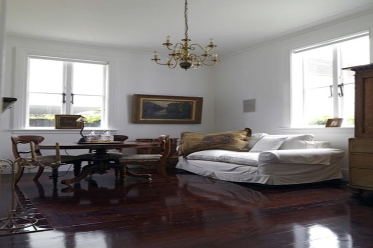 Photo of property in 26 Cranmer Square, Christchurch Central, Christchurch, 8013
