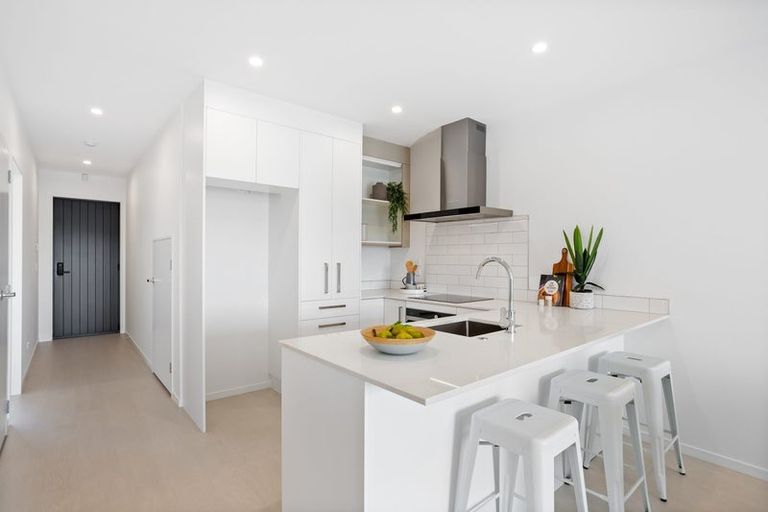 Photo of property in 12 Juniper Drive, Rosehill, 2113