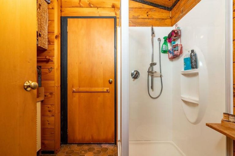 Photo of property in 28 Shoemaker Road, Waipu, 0510