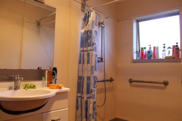 Photo of property in 1/3248 Great North Road, New Lynn, Auckland, 0600