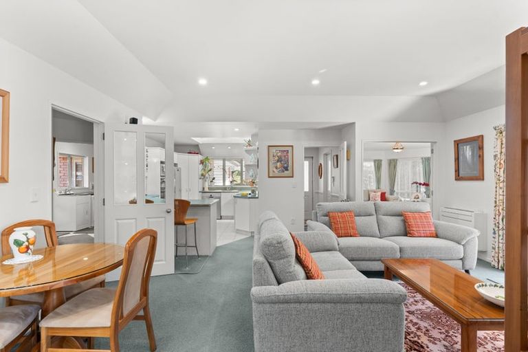 Photo of property in 5 Amesbury Mews, Avonhead, Christchurch, 8042