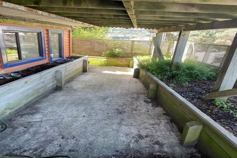 Photo of property in 280 Queens Drive, Lyall Bay, Wellington, 6022