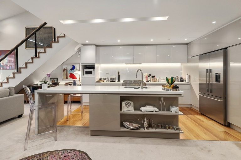 Photo of property in Clyde Quay Wharf, 3c/6 Clyde Quay Wharf, Te Aro, Wellington, 6011