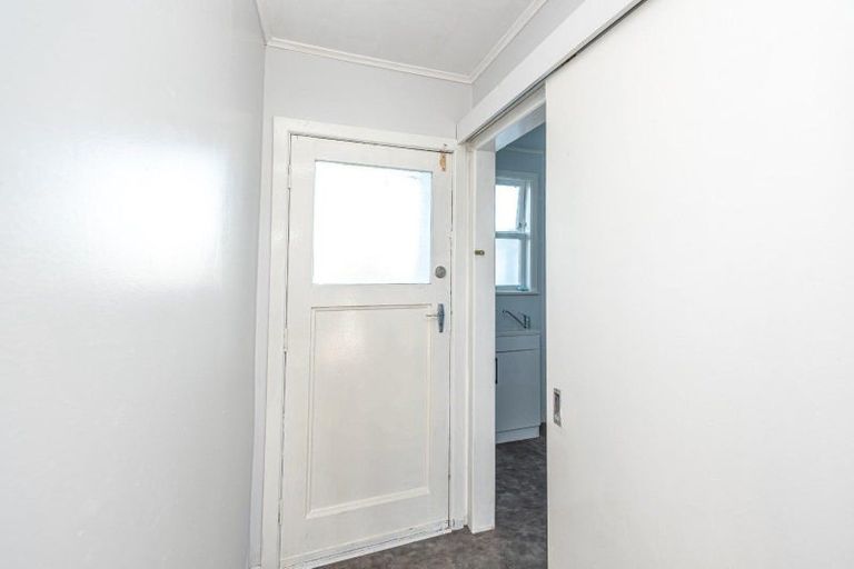 Photo of property in 1 Kupe Place, Castlecliff, Whanganui, 4501