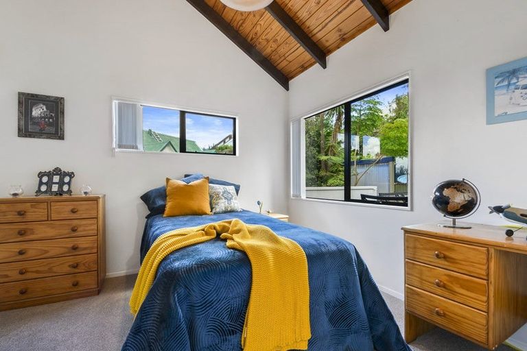 Photo of property in 18 Da Vinci Place, West Harbour, Auckland, 0618