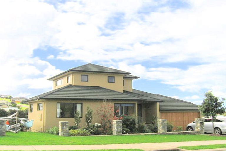 Photo of property in 11 Grovenor Drive, Orewa, 0931