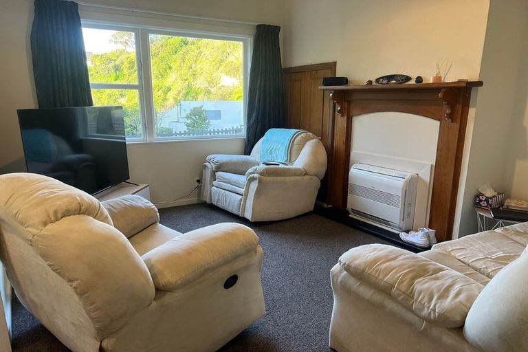 Photo of property in 98 Milton Road, Bluff Hill, Napier, 4110