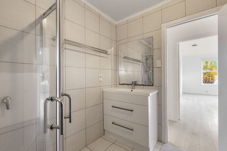 Photo of property in 7 Kaweka Street, New Lynn, Auckland, 0600