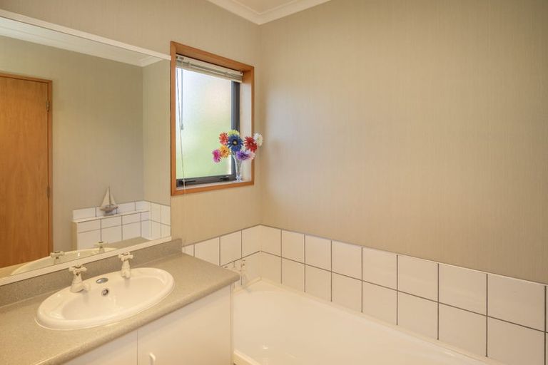 Photo of property in 22 Jessop Street, South Hill, Oamaru, 9400