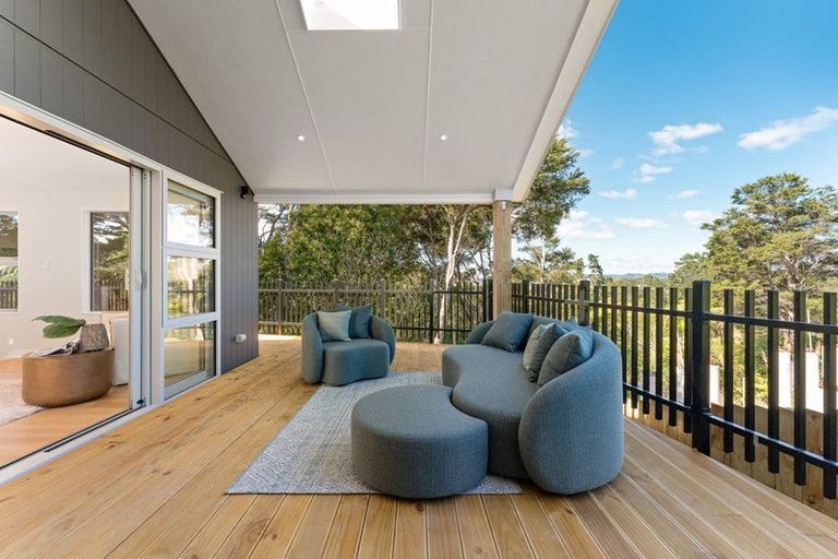 Photo of property in 49 Chamberlain Road, Massey, Auckland, 0614