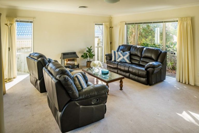 Photo of property in 3 Mariners Way, Whitby, Porirua, 5024