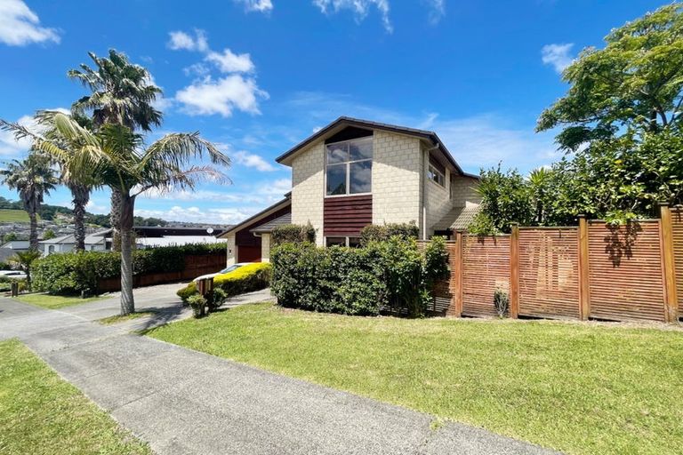 Photo of property in 10 Chard Place, Flat Bush, Auckland, 2016