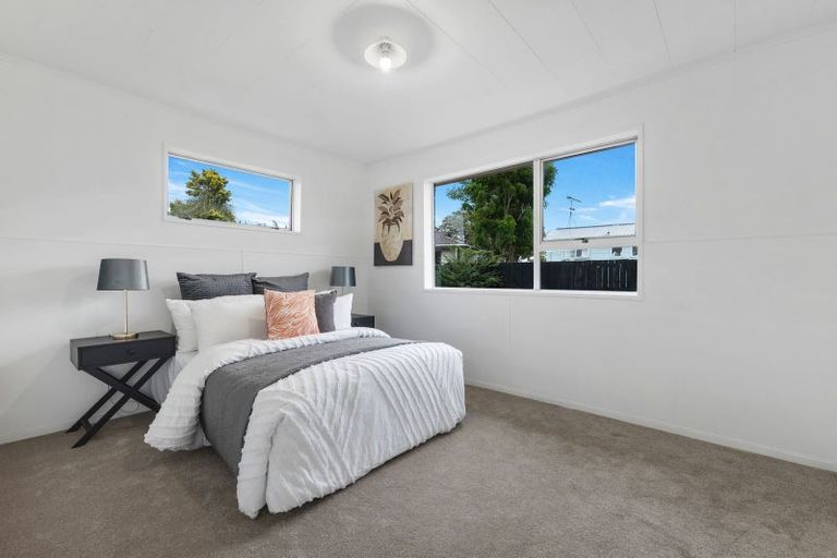 Photo of property in 92 Kayes Road, Pukekohe, 2120