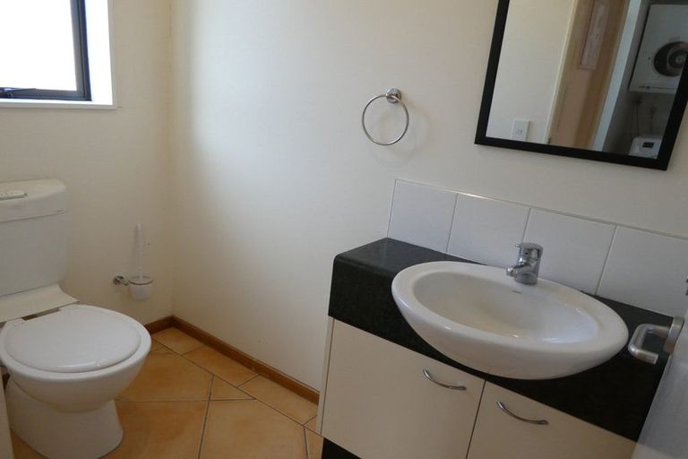 Photo of property in 2 Pickering Street, Kaiwharawhara, Wellington, 6035