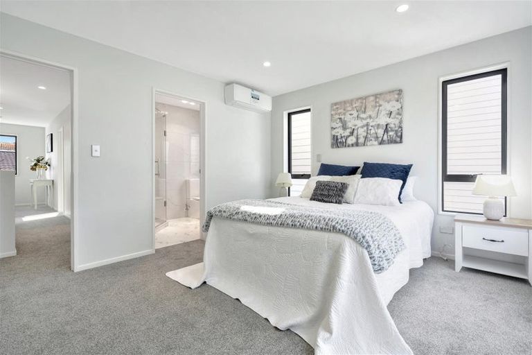 Photo of property in 45b Portadown Avenue, Pakuranga Heights, Auckland, 2010
