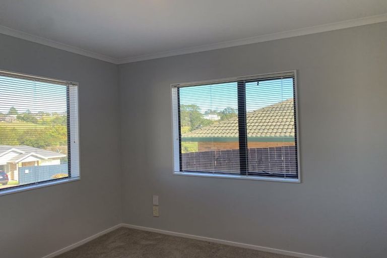 Photo of property in 6 Fleetwood Drive, Henderson, Auckland, 0612