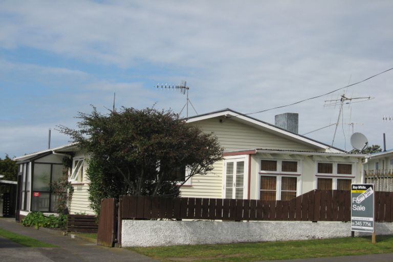 Photo of property in 29 Lee Street, Castlecliff, Whanganui, 4501