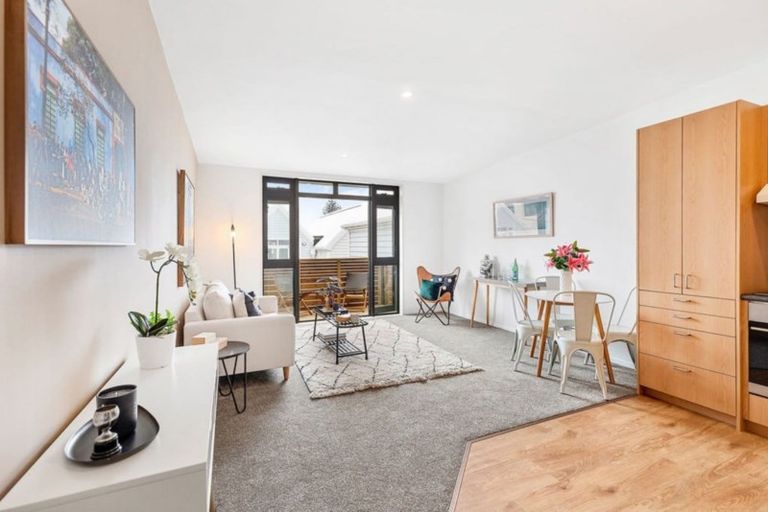 Photo of property in Pirie Street Townhouses, 12/35u Pirie Street, Mount Victoria, Wellington, 6011