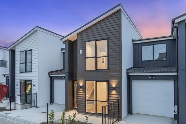 Photo of property in 3 Whawhaki Lane, Kumeu, 0810