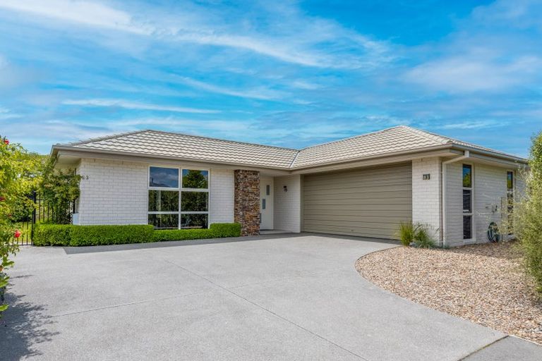 Photo of property in 83 Rannoch Drive, Broomfield, Christchurch, 8042