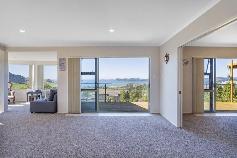 Photo of property in 8 Landel Place, Whitianga, 3510