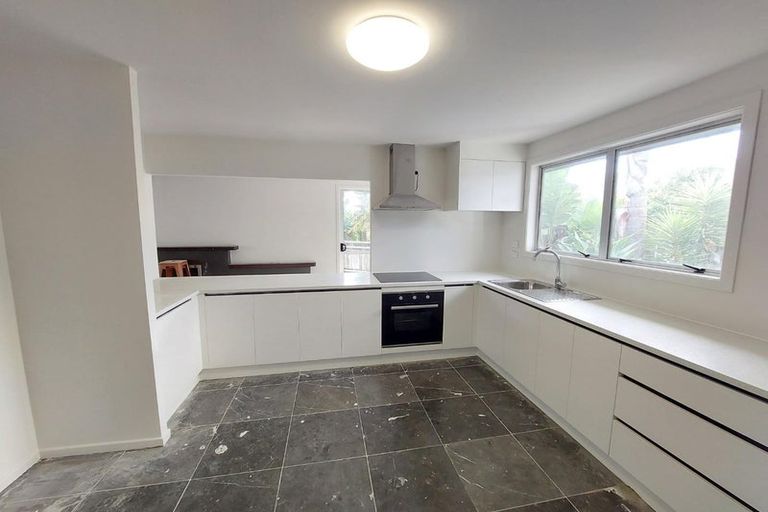 Photo of property in 2 Gallony Avenue, Massey, Auckland, 0614