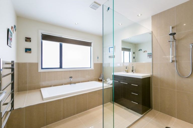 Photo of property in 64 Waipuka Road, Waimarama, Havelock North, 4294
