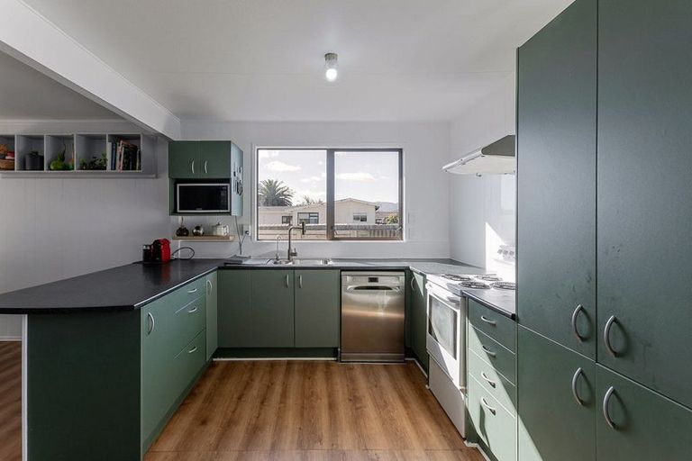 Photo of property in 34 Makarini Street, Paraparaumu, 5032