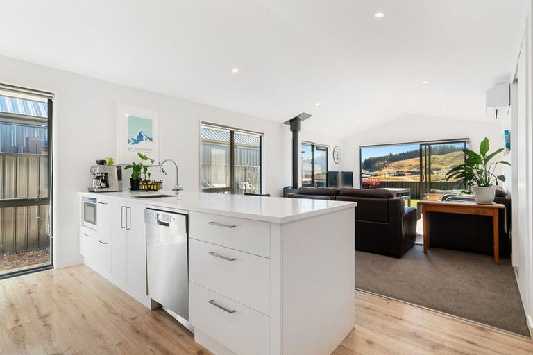 Photo of property in 75 Farrant Drive, Wanaka, 9305