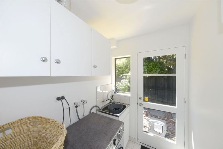 Photo of property in 18 Highland Place, Avonhead, Christchurch, 8042