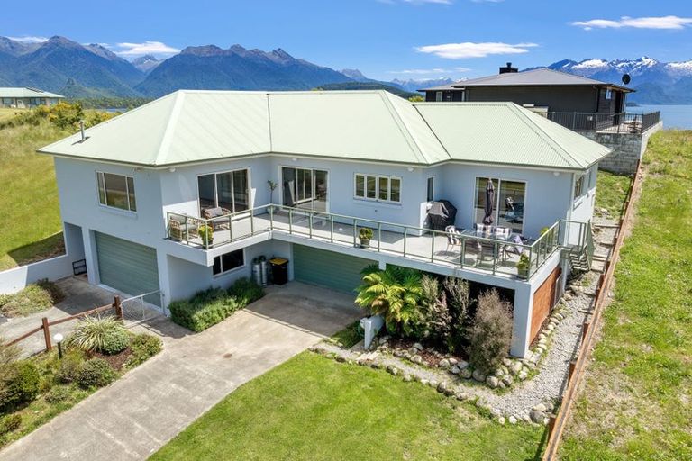 Photo of property in 25 Muriwai Drive, Manapouri, 9679